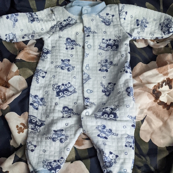 Sweet Treasures Vintage footed pajamas w/matching hat - Picture 4 of 5